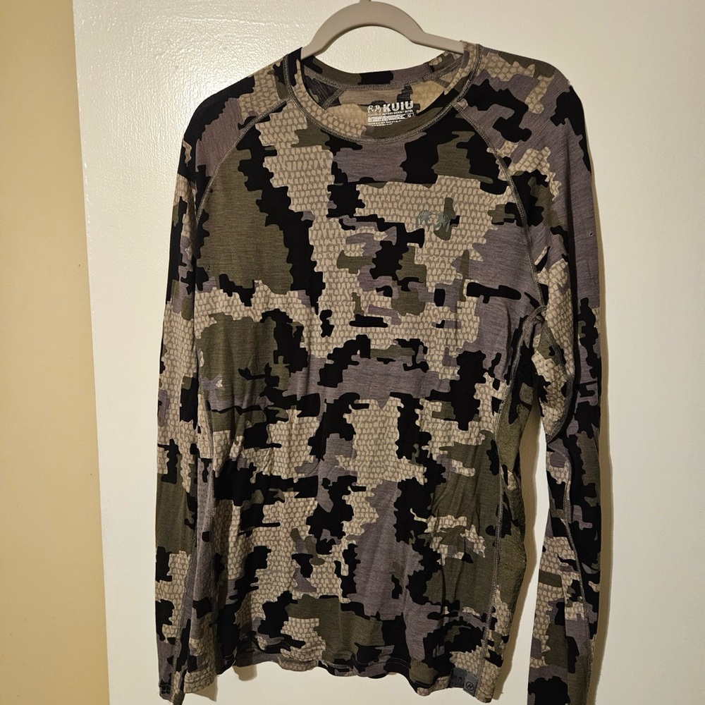 Kuiu 125 long sleeve tee verde 2.0 camo.